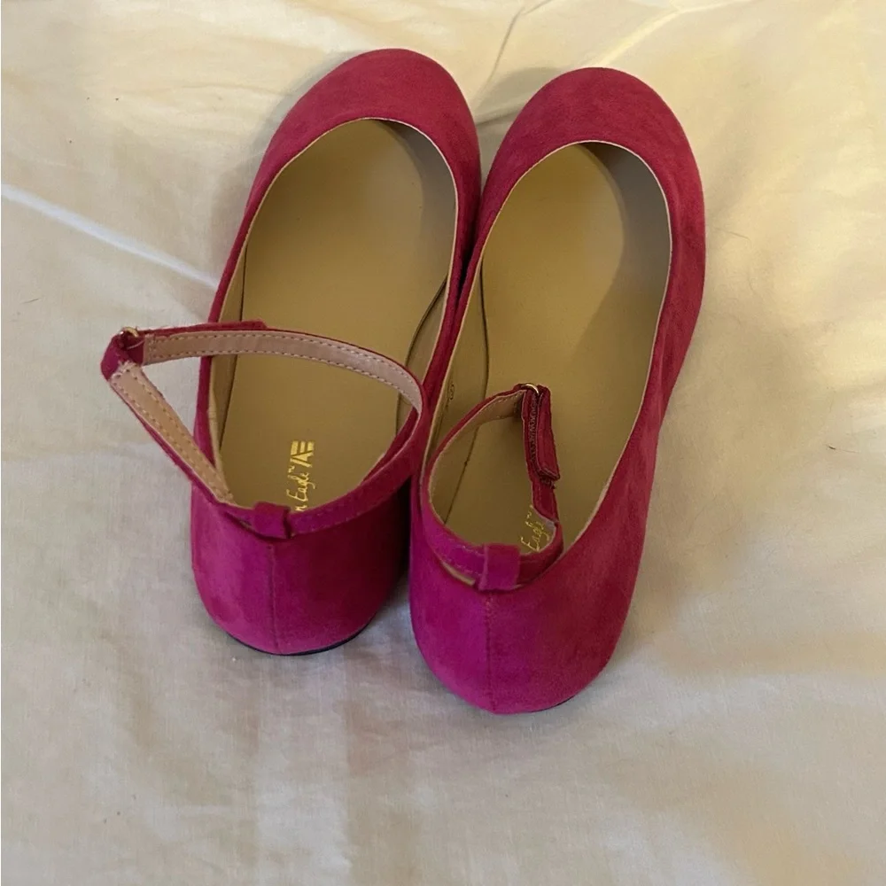 American Eagle Girls’ Ballerina-Style Flats With Ankle Strap Size 3-NWOT